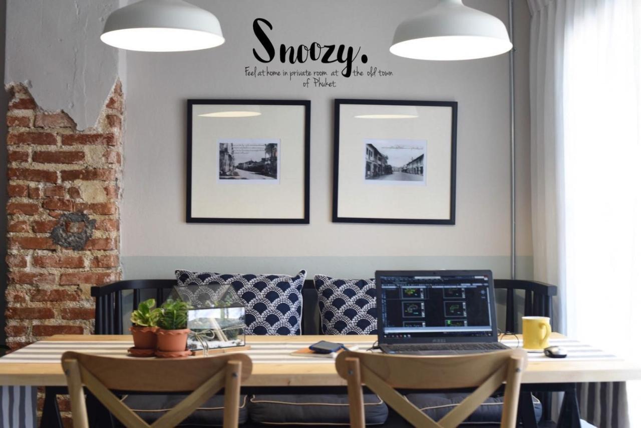 Snoozy Guesthouse Phuket Exterior foto